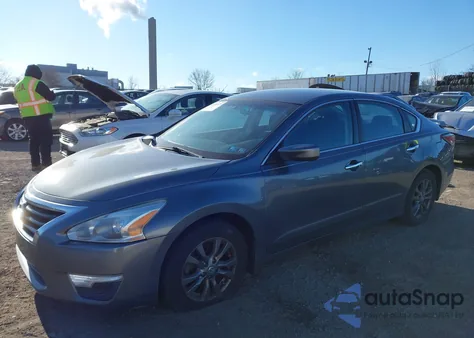 2015 Nissan Altima 2.5 from USA, damaged, VIN 1N4AL3AP7FN373661